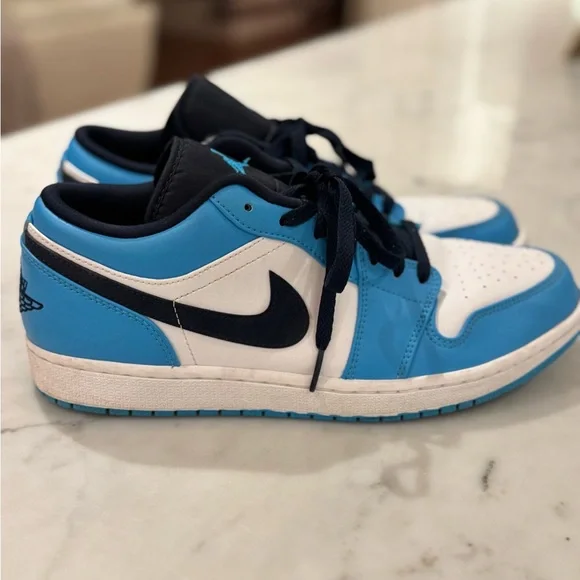 Nike Air Jordan Men’s Low 1 “UNC” white, University blue, navy leather, 11, EUC - Picture 3 of 4